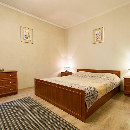 Nadezhda Apartment On Nauryzbay Batyra 37/1 Алматы Экстерьер фото
